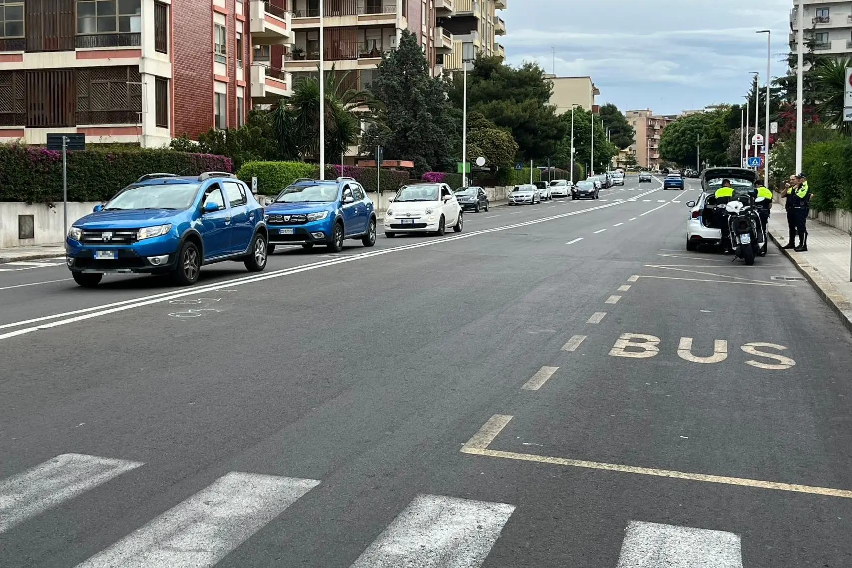 I rilievi della polizia locale in via dell'Abbazia