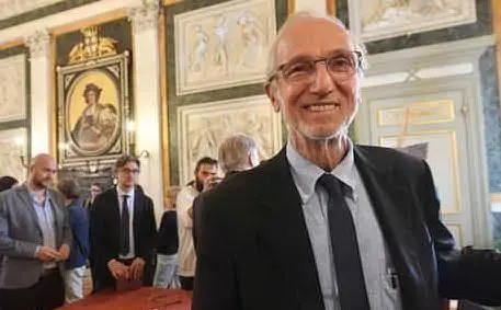 Dal 2013 è senatore a vita