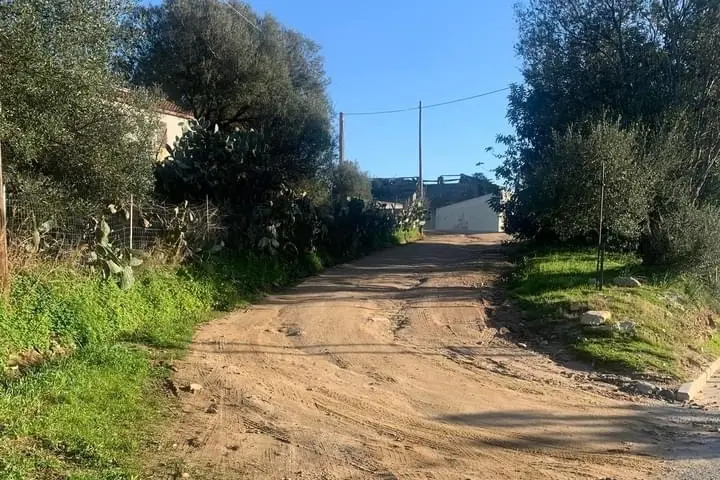Castiadas, una strada sterrata (foto Serreli)