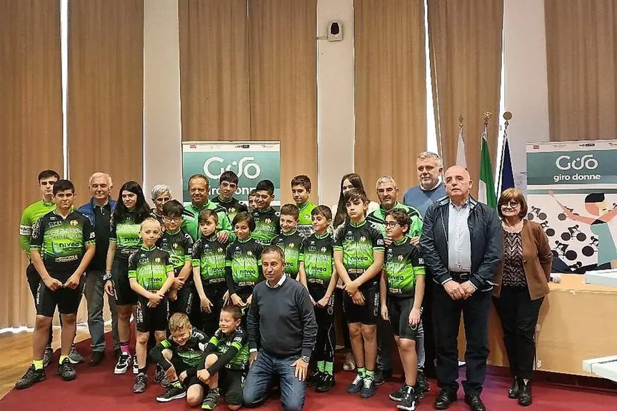 La presentazione della terza tappa del Giro Donne 2022 a Olbia (foto Ilenia Giagnoni)