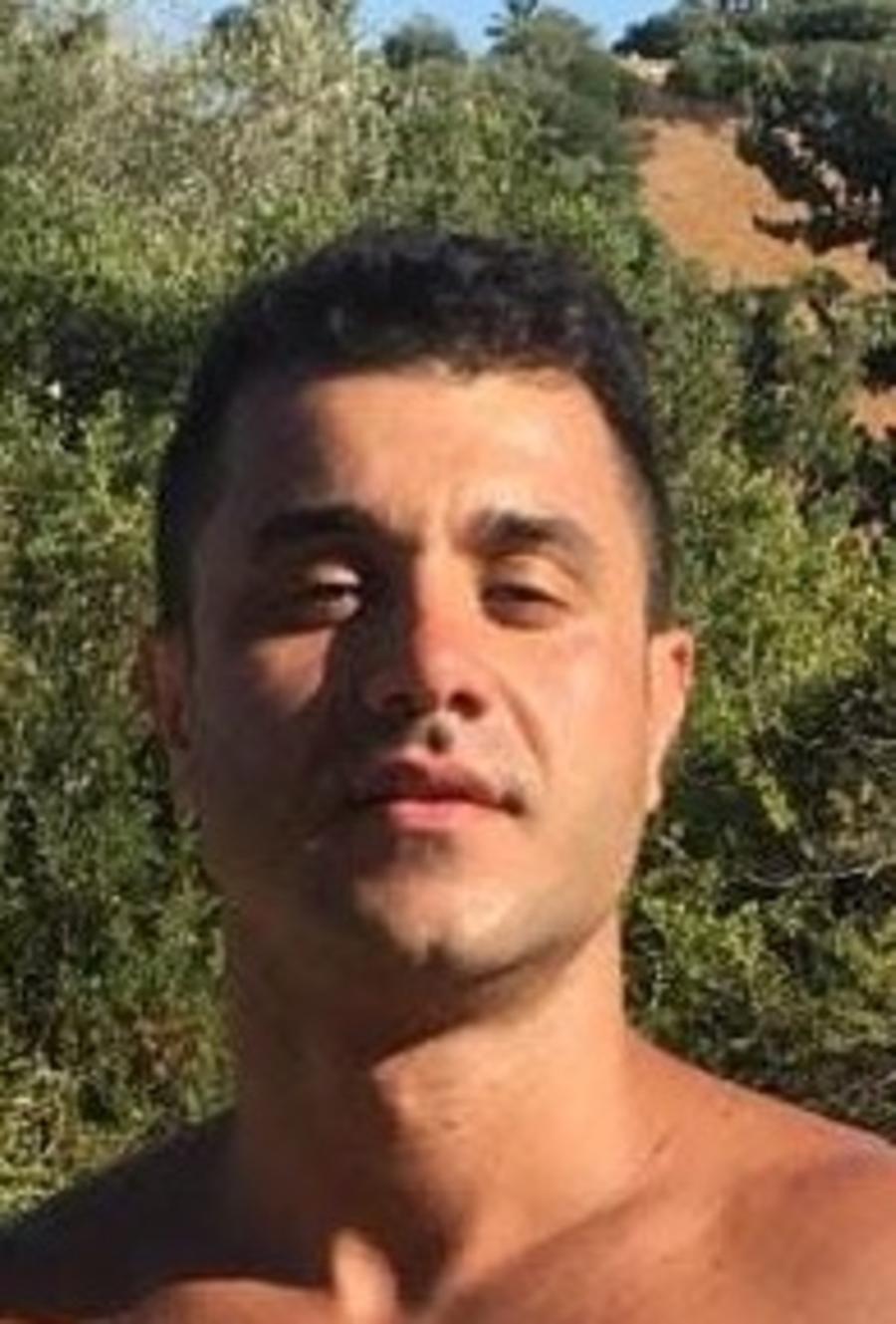 Il defibrillatore in memoria di Virgilio: «Mio figlio vive nella vostra memoria»