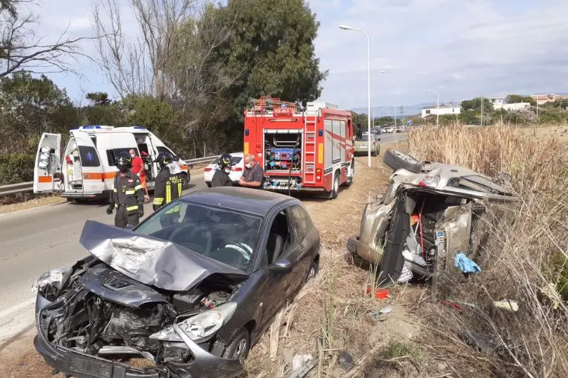 Le auto distrutte (foto M.Pala)