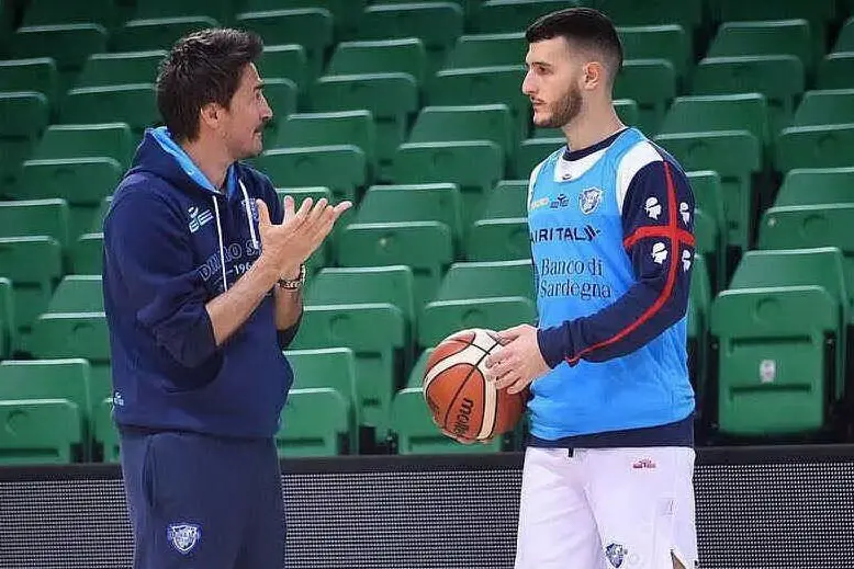 Spissu con coach Pozzecco (Foto Dinamo)