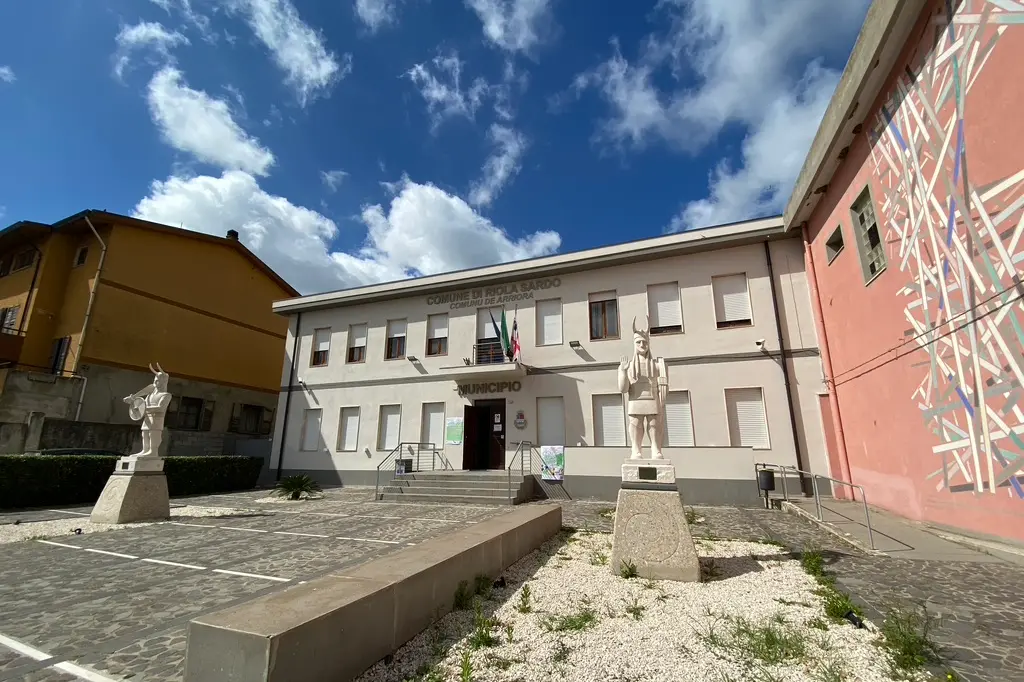 Il Comune di Riola (Foto Sara Pinna)
