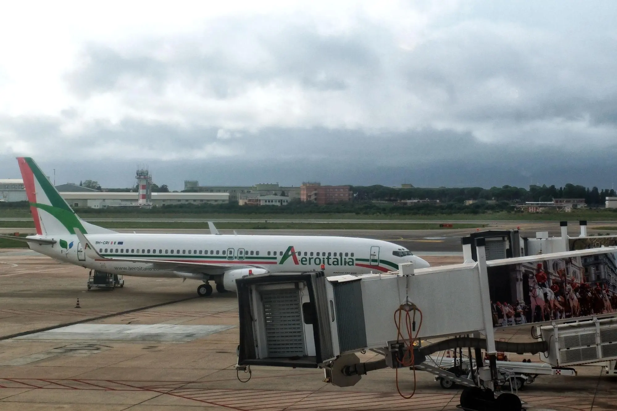 Un aereo Aeroitalia a Elmas