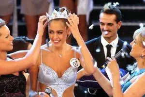 Miss Italia: Maria Perrusi durante l'incoronazione