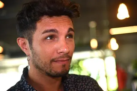 Il cantante Marco Carta durante la presentazione del nuovo disco ''Bagagli leggeri'', Milano, 20 giugno 2019. ANSA/MATTEO BAZZI
