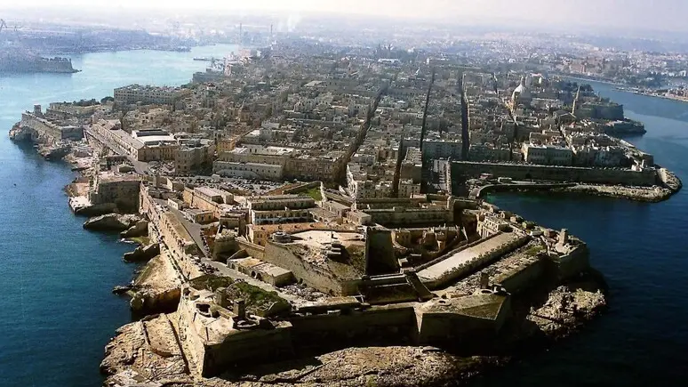 https://immagini.unionesarda.it/version/c:YzA3NTY3MzktOTYzNy00:NmM0Y2YzNzgtNDRiZC00/image.webp?f=16:9