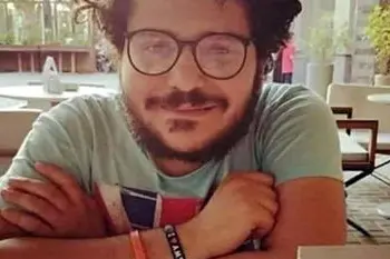 Patrick Zaki in una foto tratta dal profilo Twitter della ong Eipr (via Ansa)