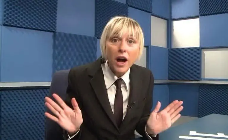 Nadia Toffa durante uno dei suoi servizi
