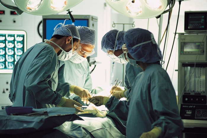Chirurgia d'urgenza: un approccio multidisciplinare e le nuove sfide (foto Ansa)