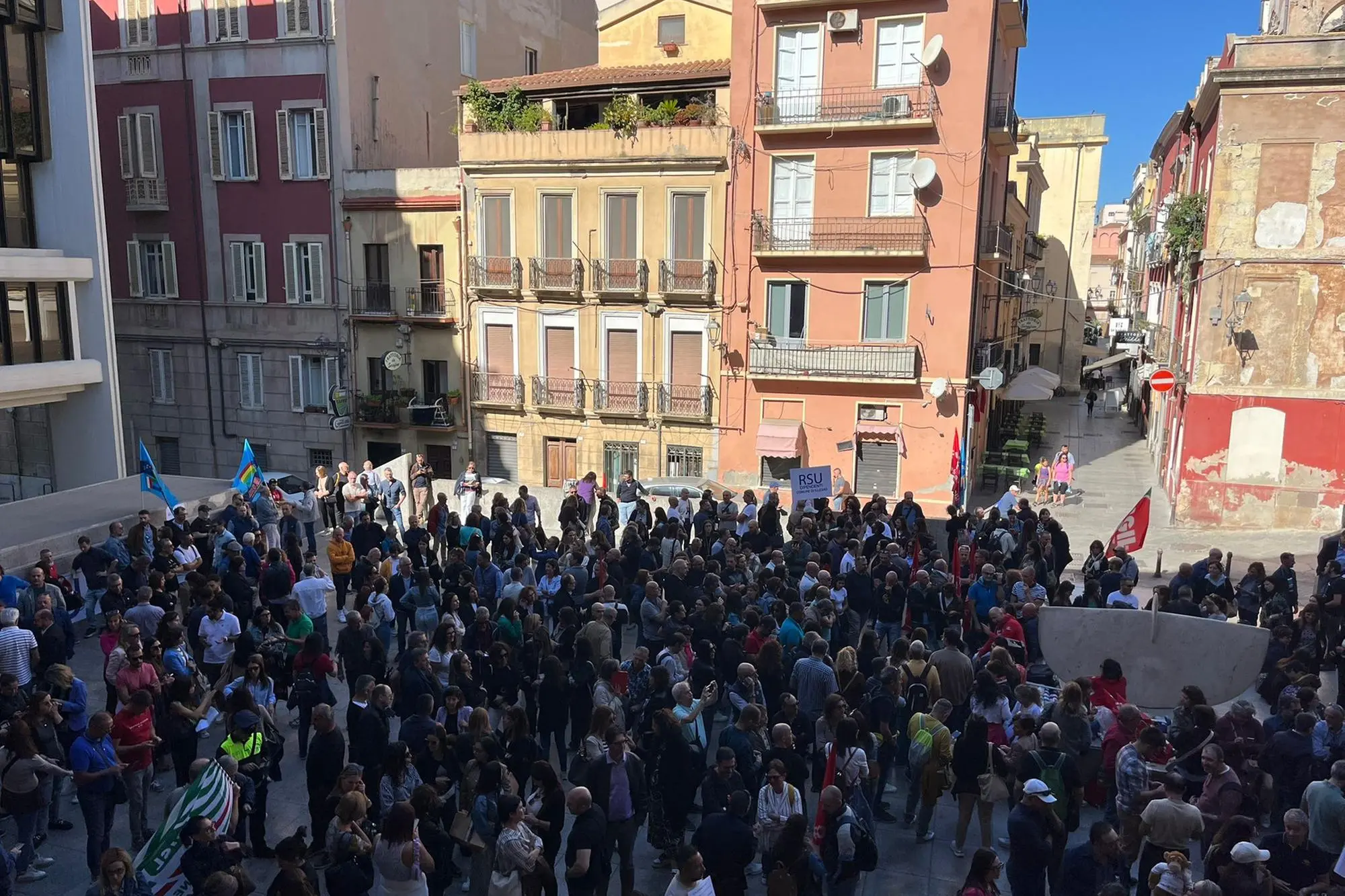 Dipendenti comunali in piazza