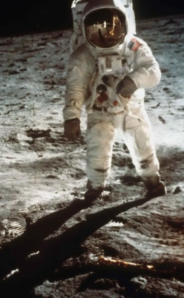 La passeggiata di Buzz Aldrin sul satellite