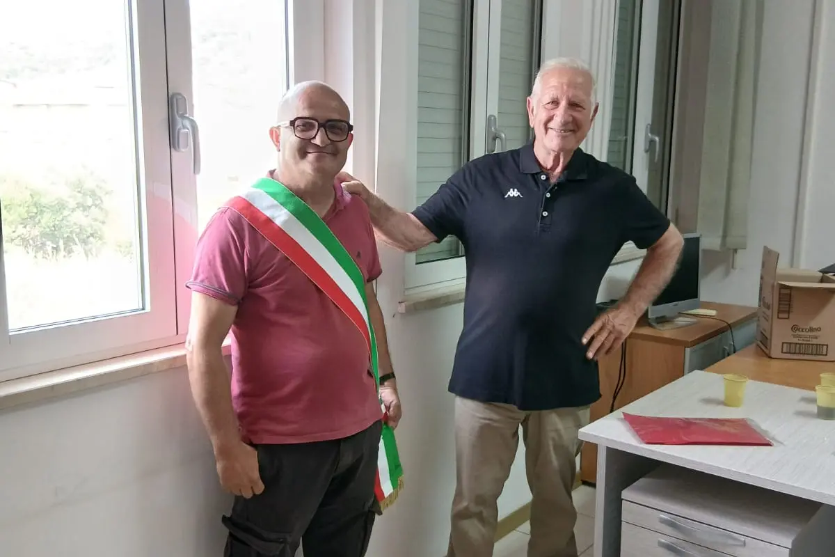 Il sindaco di Cardedu Marcello Vacca insieme al commissario straordinario Adamo Pili (foto Secci)