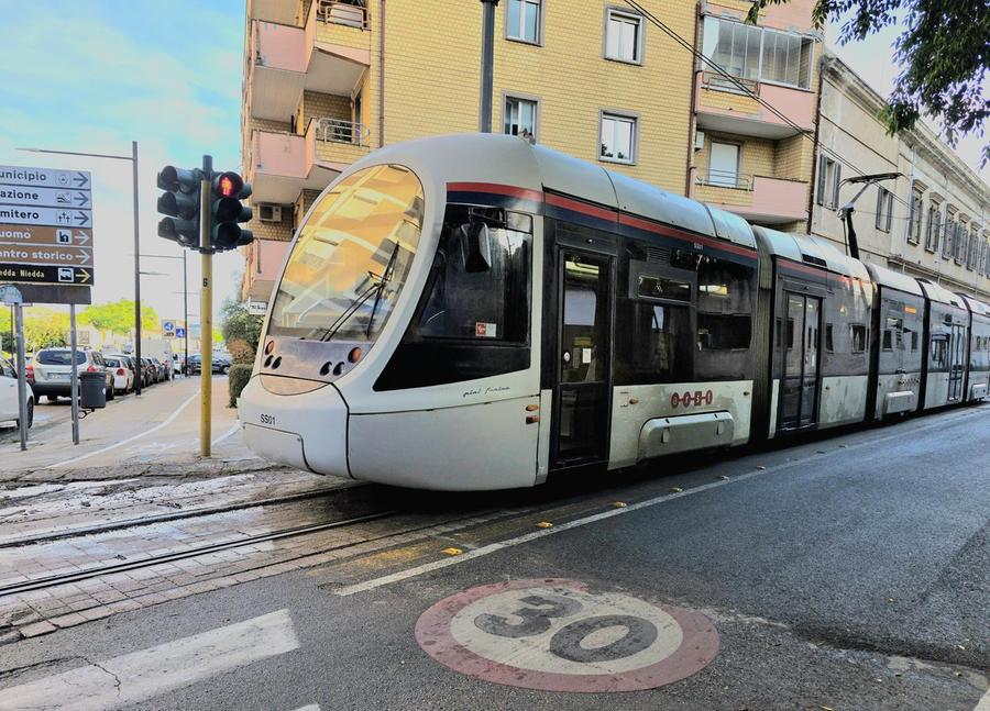 Sassari, riprende il servizio Sirio ma con un solo tram