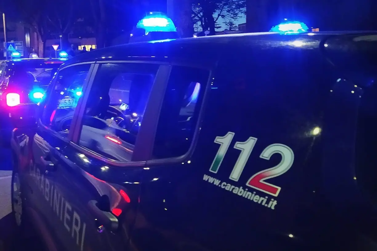 Un’auto dei carabinieri