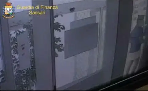 Fermo immagine dal video della GdF