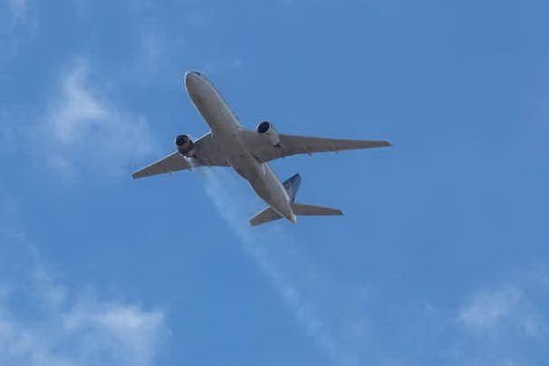 Un Boeing 777 (immagine simbolo, foto Ansa)