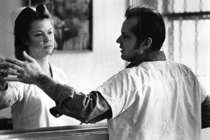 Jack Nicholson e Louise Fletcher in una foto di scena di "Qualcuno volò sul nido del cuculo" (Ansa - Fantasy Film and United Artists Corporation USA)