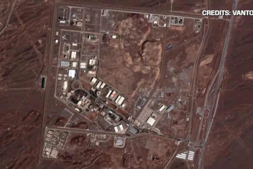 Iran, colpito il sito nucleare di Natanz: le immagini del prima e dopo