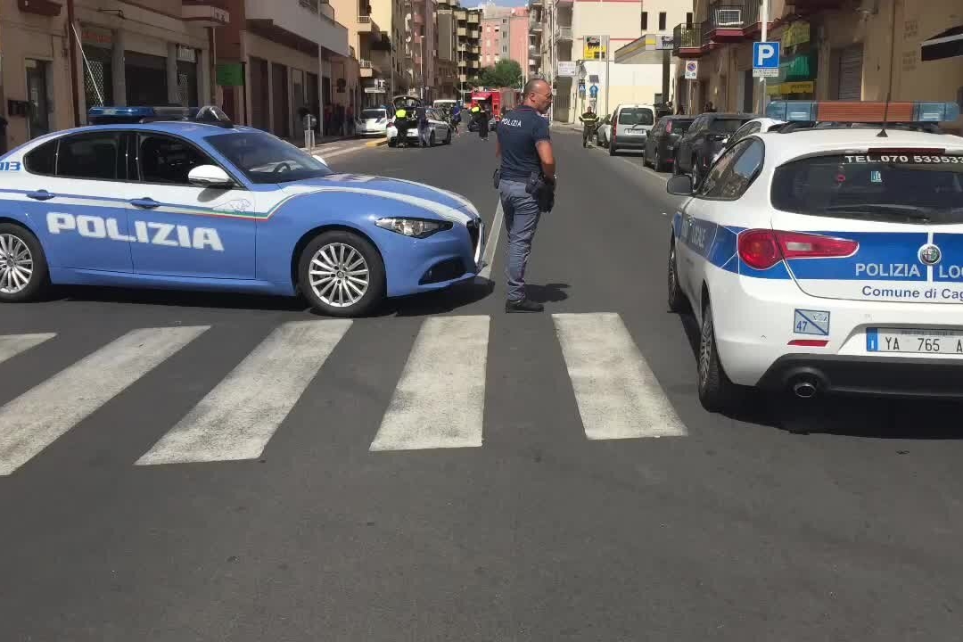 Cagliari, schianto tra auto e moto in via della Pineta