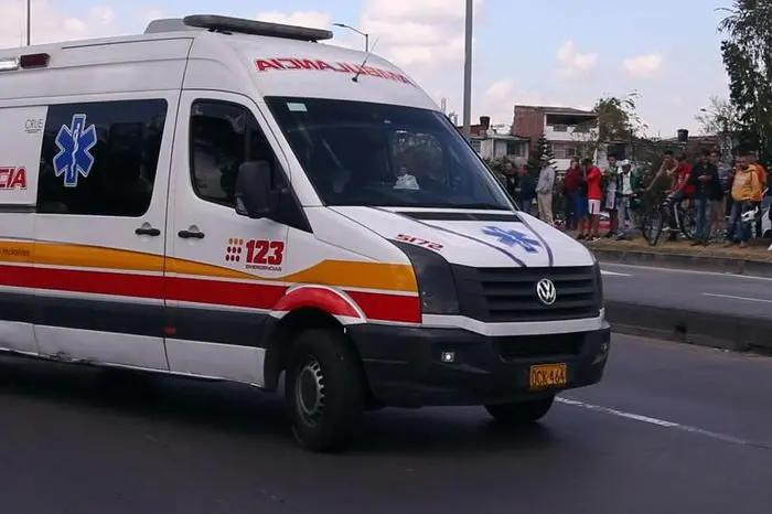 Un'ambulanza (Ansa - Epa)