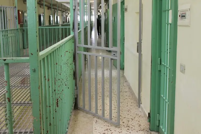 Una cella all'interno di un carcere (foto Ansa)