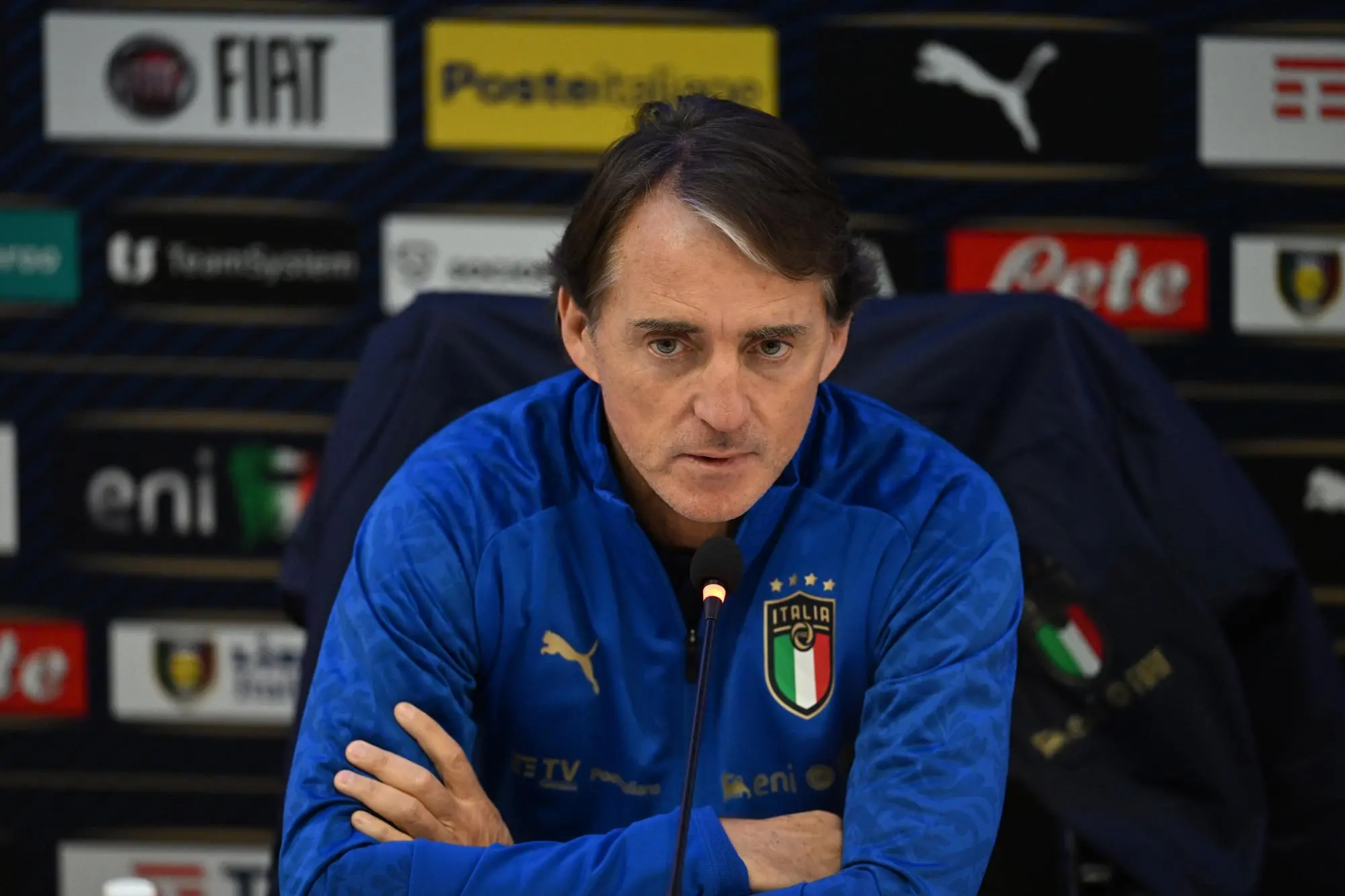 FLORENCE, ITALY - JANUARY 26: Head coach Italy Roberto Mancini speaks with the media during press pnference at Centro Tecnico Federale di Coverciano on January 26, 2022 in Florence, Italy. (Photo by Claudio Villa/Getty Images)
