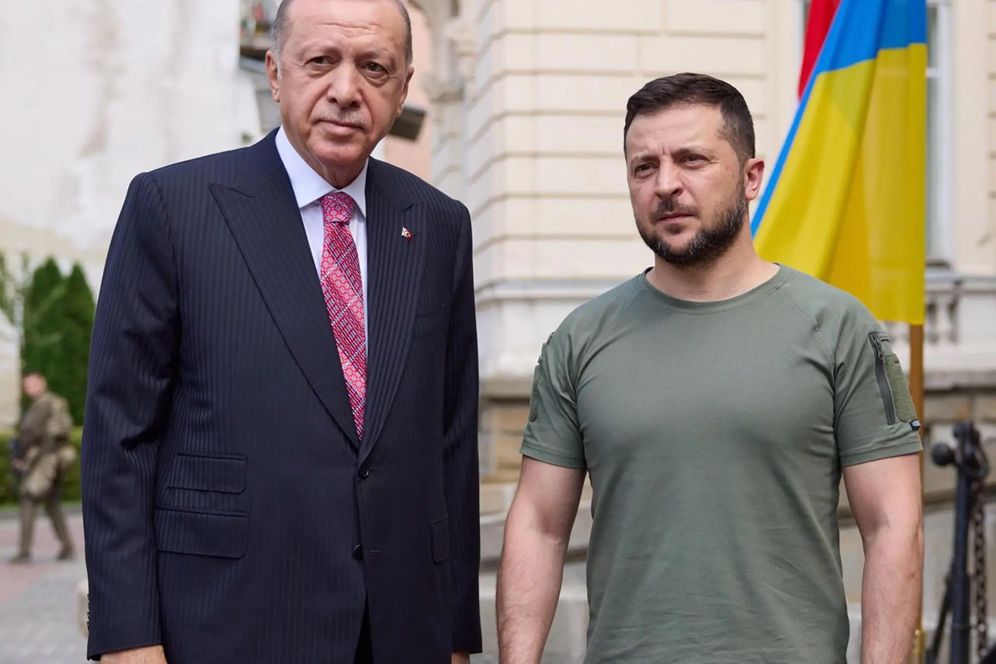 epa10127453 A handout photo made available by the Ukrainian Presidential Press Service shows Ukrainian President Volodymyr Zelensky (R) welcoming Turkish President Recep Tayyip Erdogan (L) in Lviv, Ukraine, 18 July 2022. Zelensky welcomed Turkish President Erdogan and UN Secretary-General Guterres for talks on improving the grain initiative and the situation around the Zaporizhzhia nuclear power plant. EPA/UKRAINIAN PRESIDENTIAL PRESS SERVICE HANDOUT -- MANDATORY CREDIT: UKRAINIAN PRESIDENTIAL PRESS SERVICE -- HANDOUT EDITORIAL USE ONLY/NO SALES