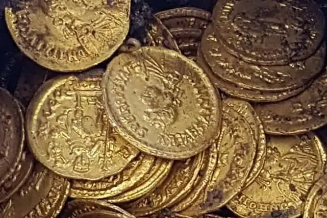 Le monete d'oro ritrovate a Como