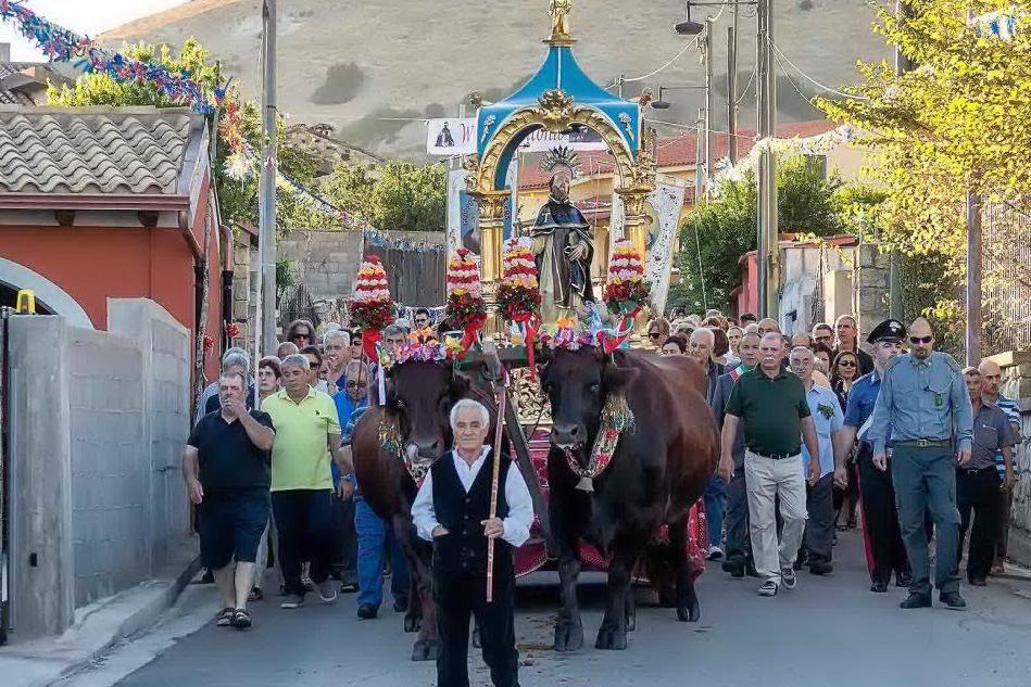 La processione di Sant'Antonio Abate a Tuili a fine luglio