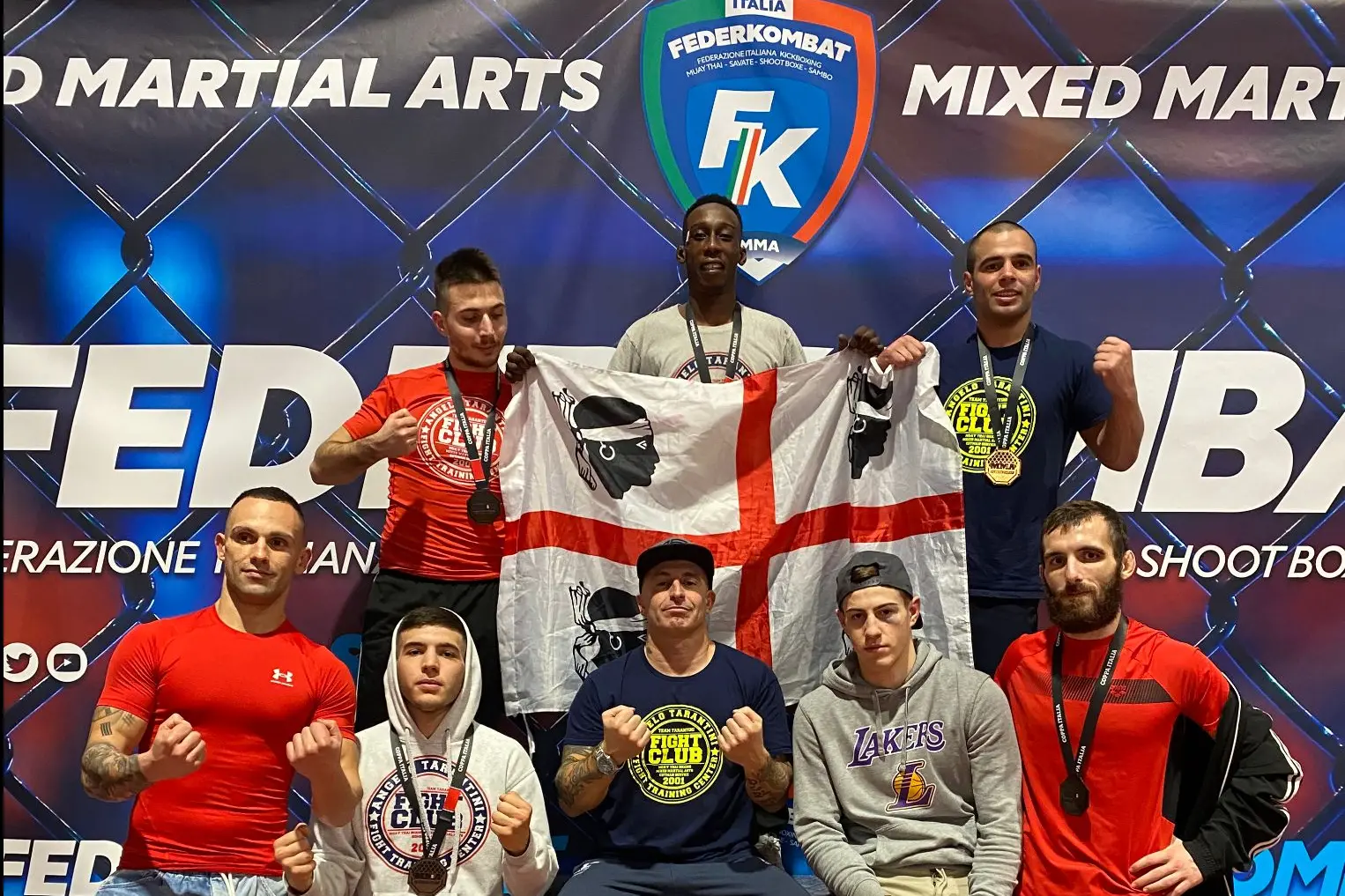 Il team sassarese di Mma (foto concessa)