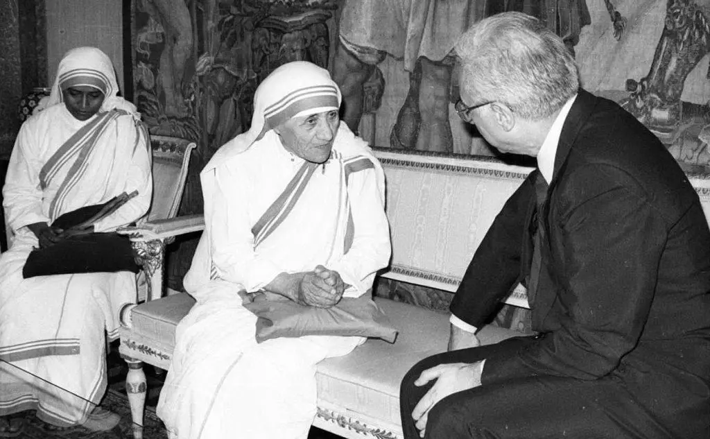 Insieme a Madre Teresa di Calcutta (Ansa)