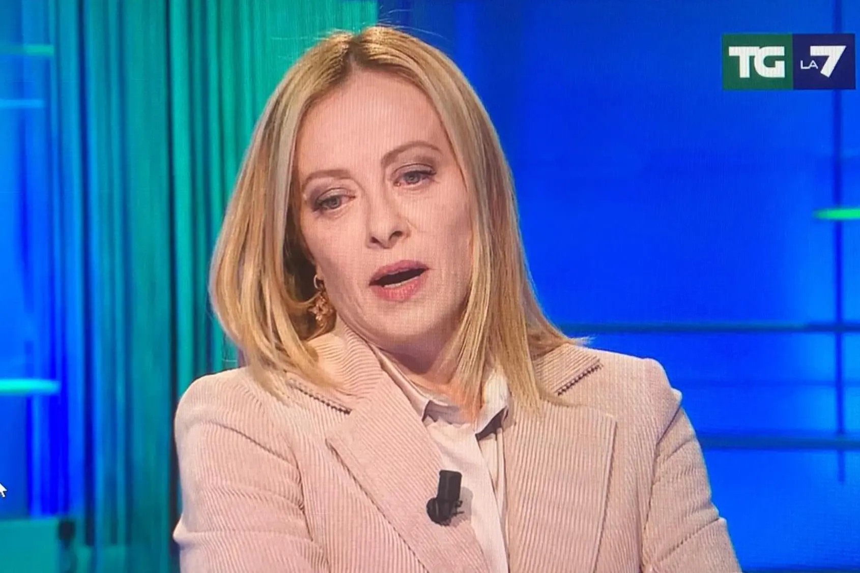 La premier Giorgia Meloni, in un'intervista al TgLA7 (Ansa)