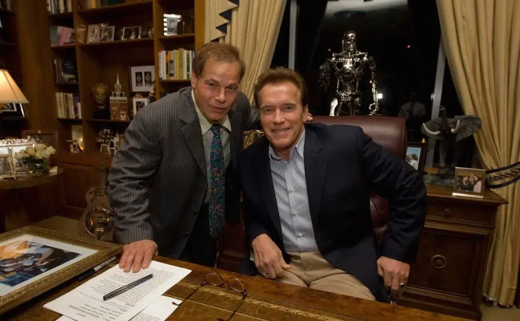 Columbu e Schwarzenegger (foto Facebook)