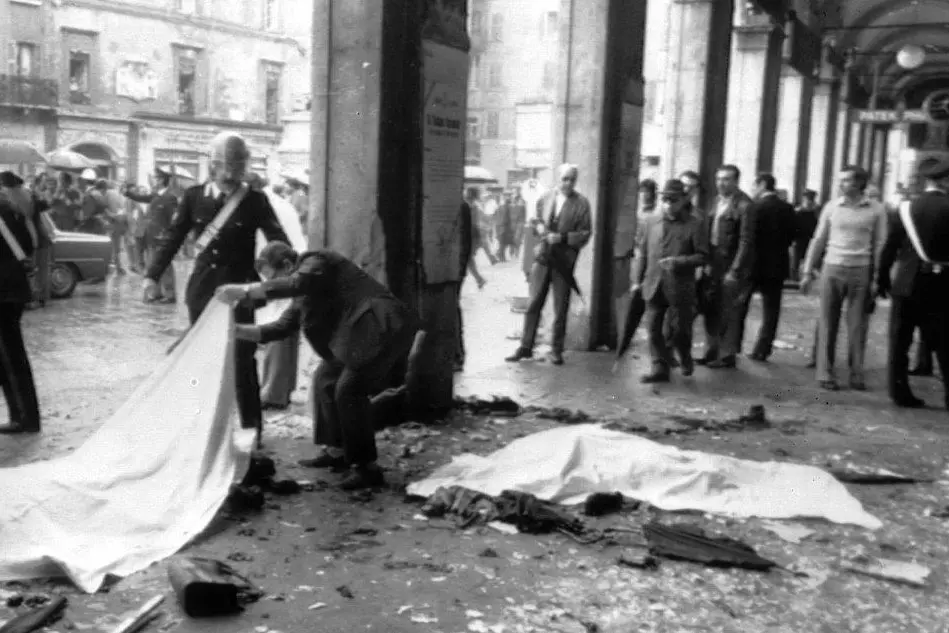 La strage in piazza della Loggia a Brescia (Archivio L'Unione Sarda)