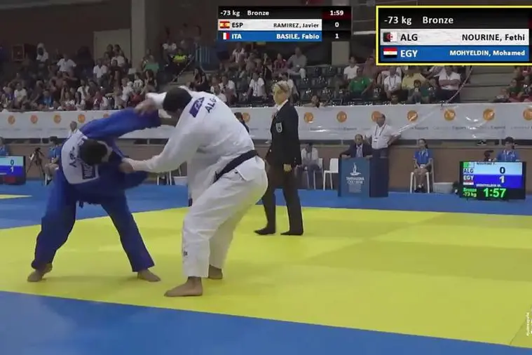 Il judoka algerino in azione (frame da Youtube)