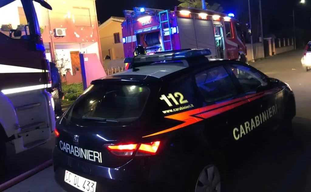 A Uta i carabinieri hanno arrestato un uomo che ha incendiato due auto (foto carabinieri)