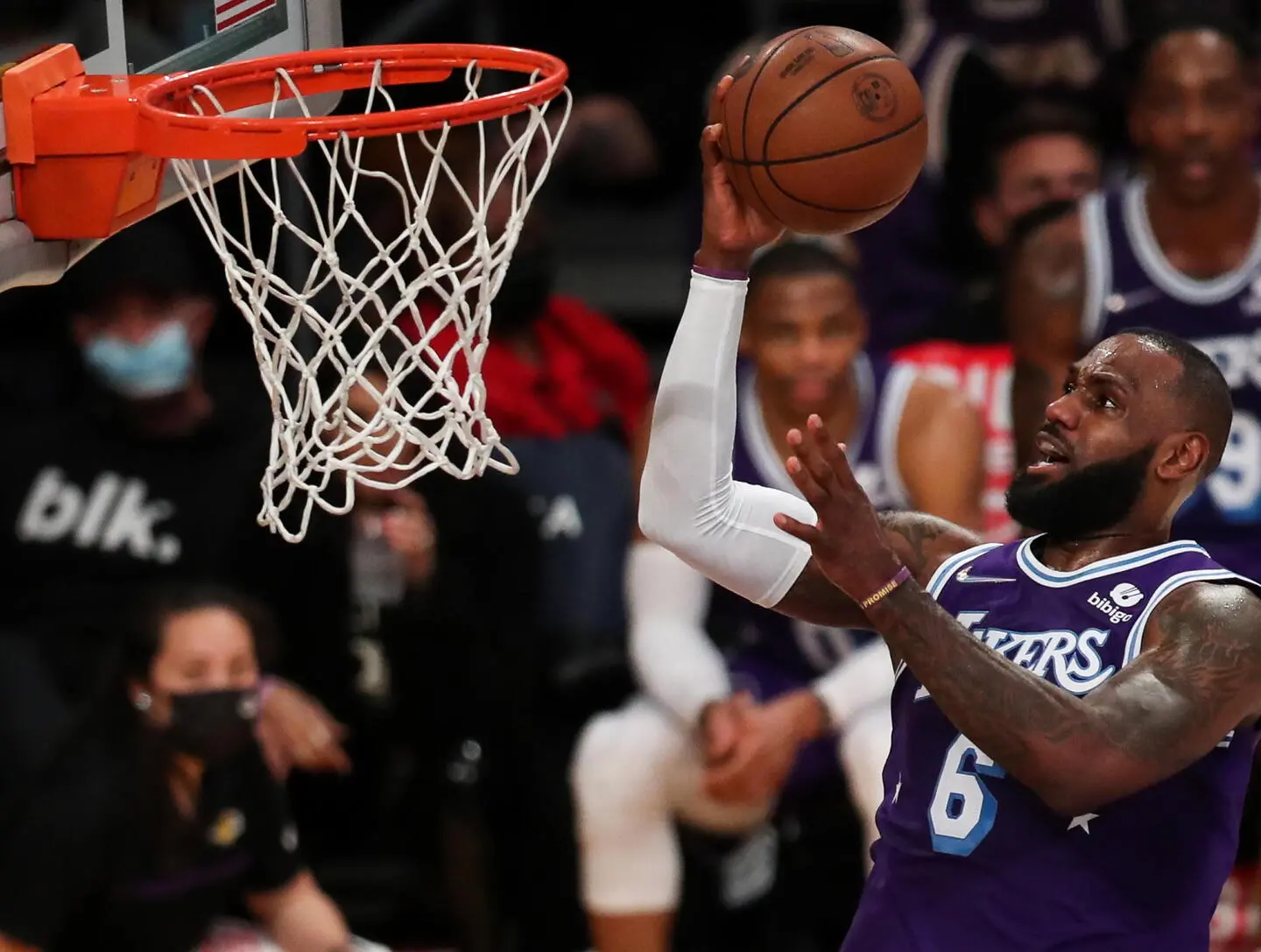 LeBron James lascia i Lakers