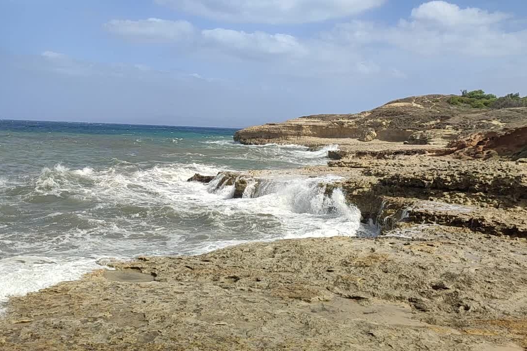 Il maestrale spazza le coste del nord Sardegna, raffiche sino a 80 km all'ora