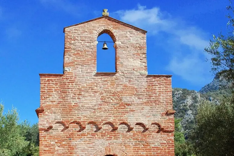 Chiesa romanica in Sardegna (Ansa)
