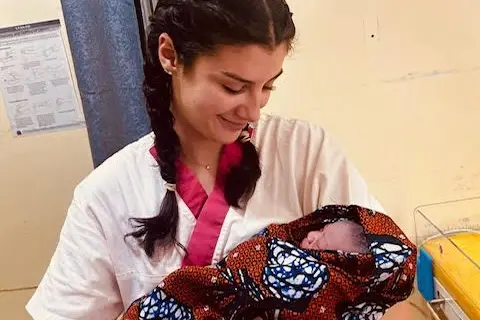 Giorgia assieme alla bambina che ha preso il suo nome (Foto concessa)