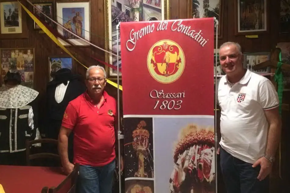 Il presidente del Gremio dei Contadini Nicola Sanna e, a destra, il presidente della Torres Salvatore Sechi