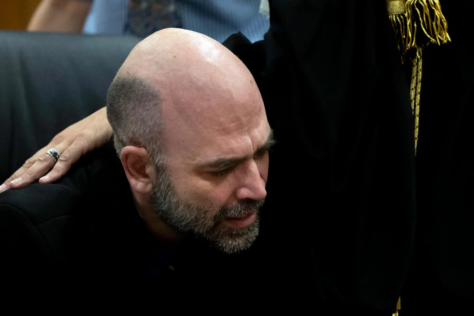 Le lacrime di Roberto Saviano (Ansa)