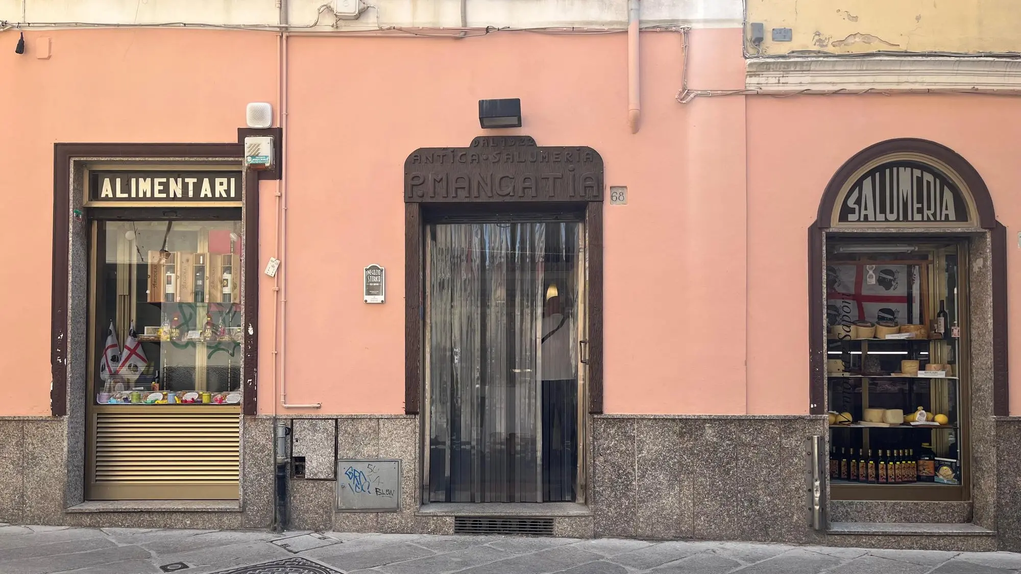 https://immagini.unionesarda.it/version/c:YzIzYTZmZTItNmE0Ni00:MGQ3MTc0ODItNGNhYS00/image.webp?f=16:9