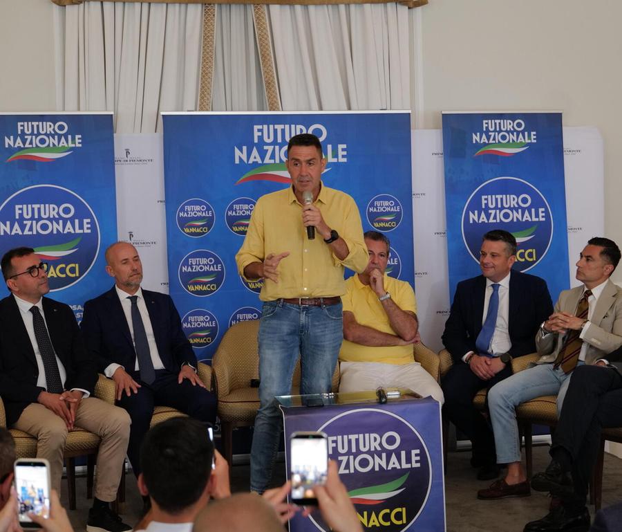 Vannacci: «Noi 94mila, è uno sbarco in Normandia»
