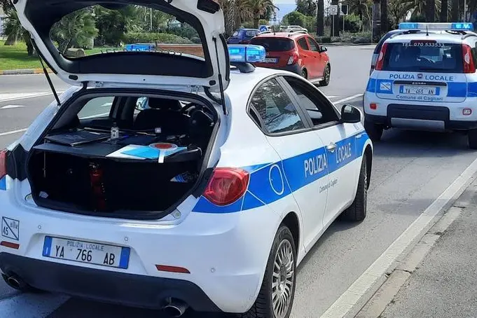 Auto della Polizia locale (Archivio L'Unione Sarda)
