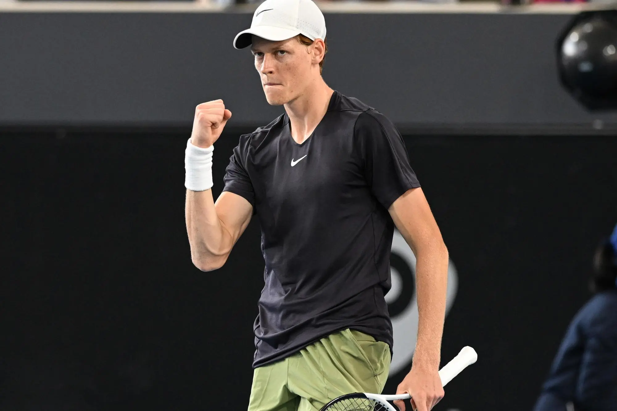 epa10390160 Jannik Sinner of Italy reacts during his match against Thanasi Kokkinakis of Australia during the 2023 Adelaide International Tennis Tournament at the Memorial Drive Tennis Centre in Adelaide, Australia, 05 January 2023. EPA/MICHAEL ERREY EDITORIAL USE ONLY AUSTRALIA AND NEW ZEALAND OUT
