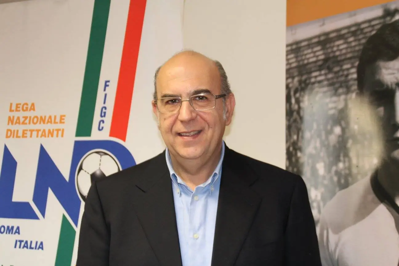 Il presidente della Figc regionale Gianni Cadoni (foto L'Unione Sarda)
