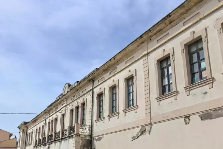 Scuola De Amicis a Porto Torres (foto Pala)